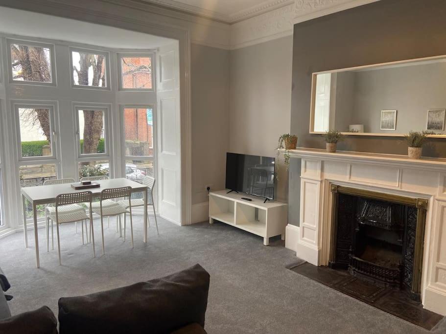 Central Southsea Boutique 2 Bedroom Flat Портсмът Екстериор снимка