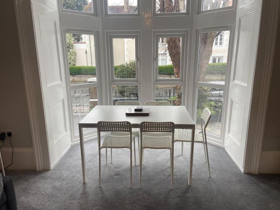 Central Southsea Boutique 2 Bedroom Flat Портсмът Екстериор снимка