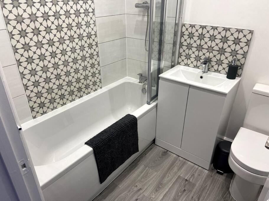 Central Southsea Boutique 2 Bedroom Flat Портсмът Екстериор снимка